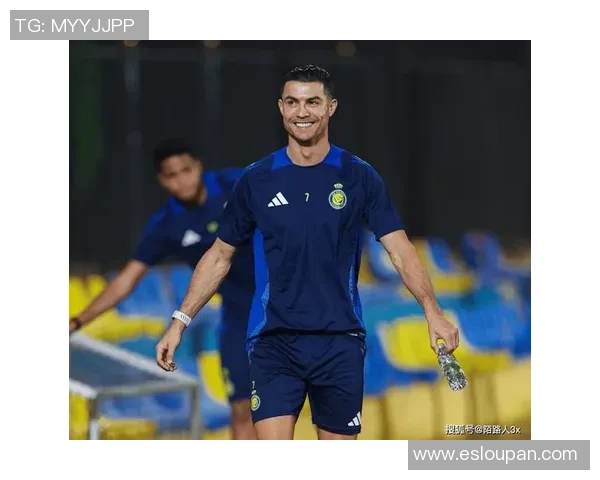 从篮球场到绿茵场 他为何爱上这位足球运动员 从篮球场到绿茵场 他为何爱上这位足球运动员